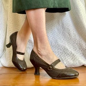 Vintage Style Brown Mary Jane Heels